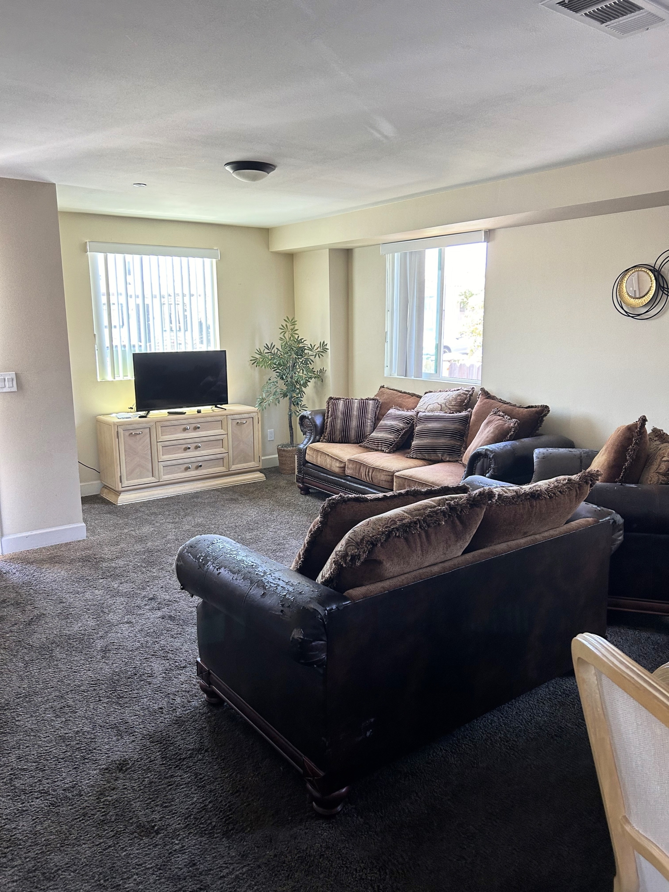 House of Precious 1/ W/ Shared Double/ Near San Pedro St & Imperial Hwy - 1