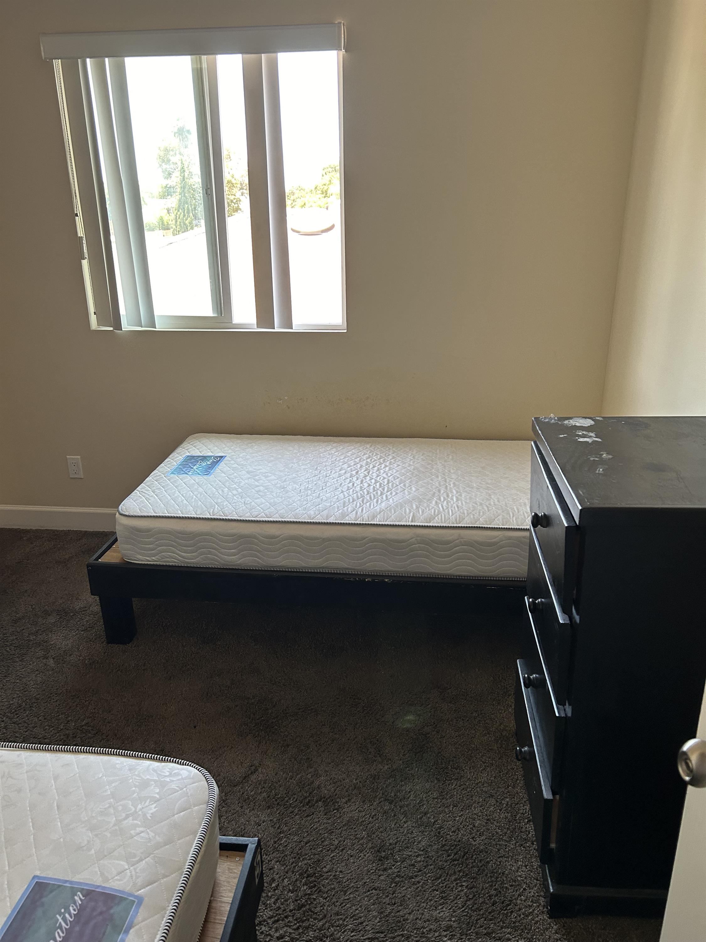 House of Precious 1/ W/ Shared Double/ Near San Pedro St & Imperial Hwy - 6