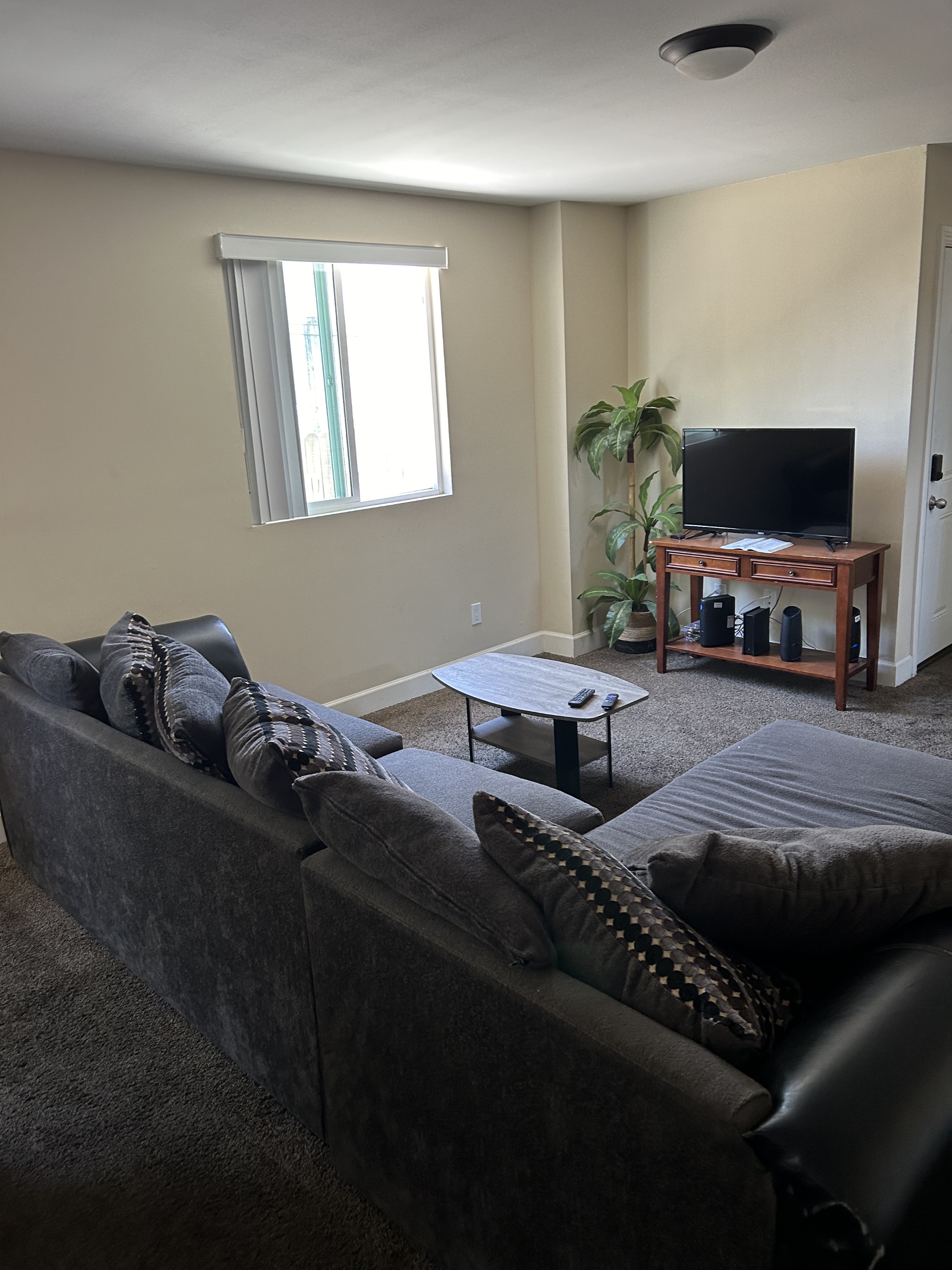 House of Precious 2/ COED/ Shared Double/ Near San Pedro St & Imperial Hwy - 4