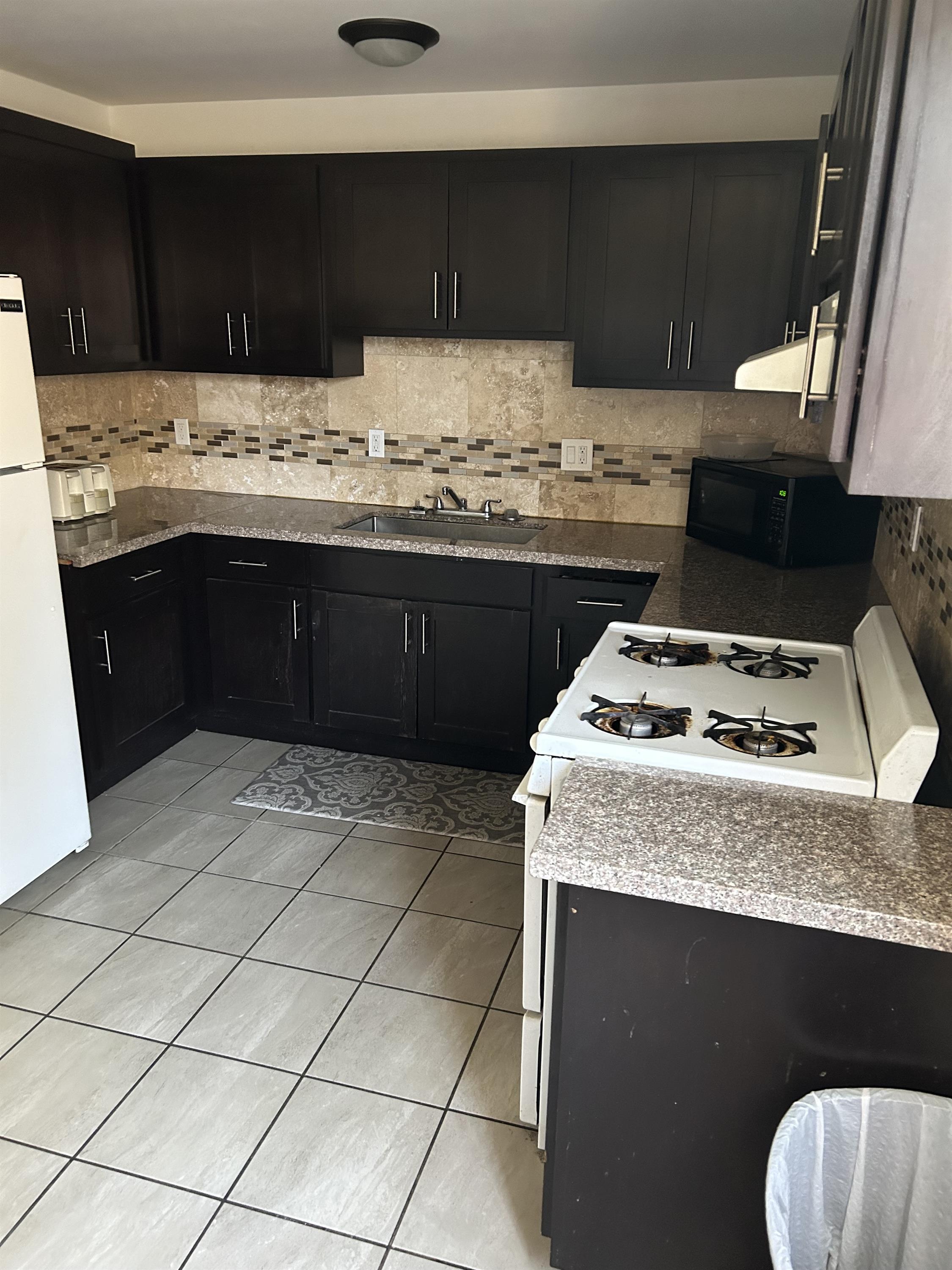 House of Precious 2/ COED/ Shared Double/ Near San Pedro St & Imperial Hwy - 1